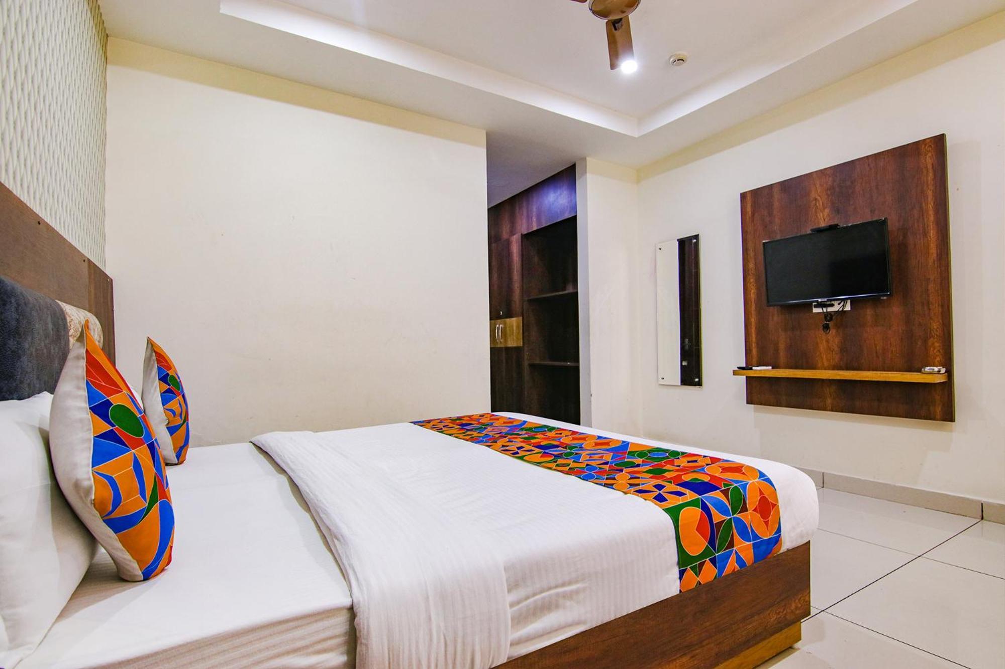 Fabhotel Lime Wood Mohali Экстерьер фото